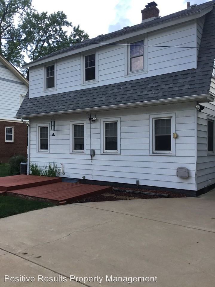 1329 Ridge Ave - Photo 3 of 28