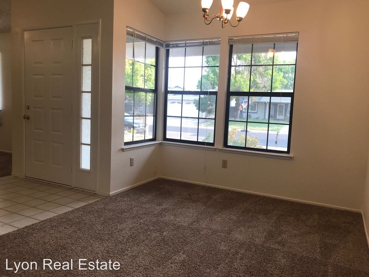652 Hanisch Dr - Photo 2 of 9