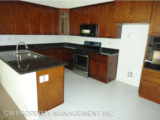 690 Woodland Terrace - Photo 3 of 6