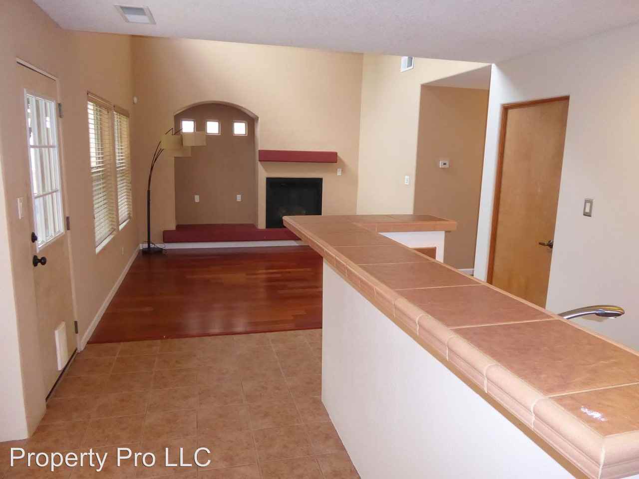 7424 Via Contenta NE - Photo 3 of 31