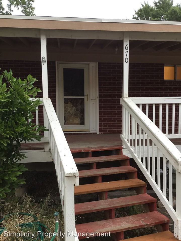 670 W 400 N - Photo 2 of 26