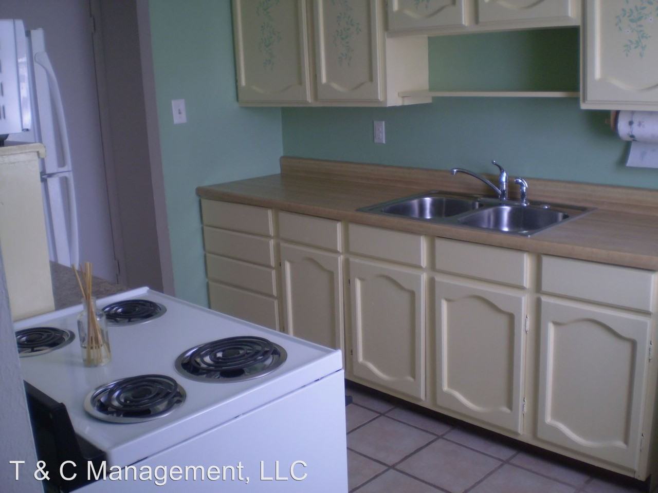 1204 Elizabeth St NE - Photo 3 of 5