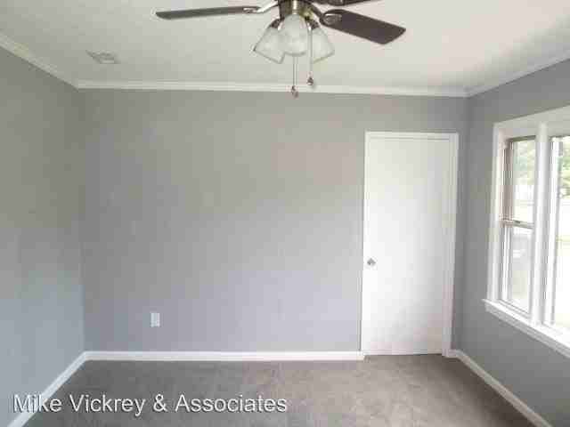 412 Rachael St - Photo 3 of 9