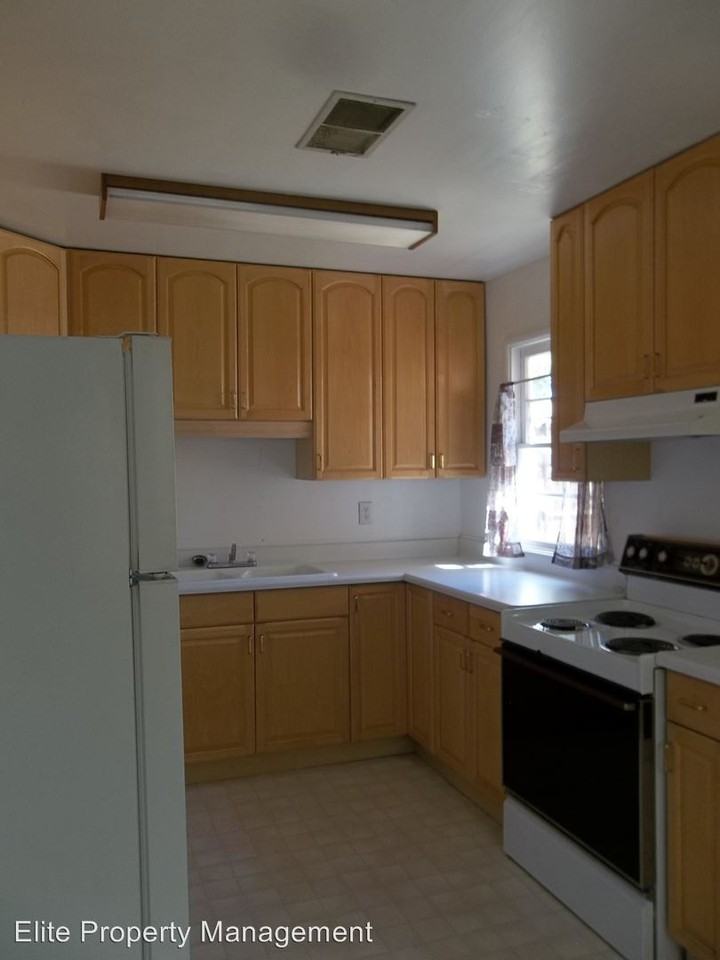 6549 Canyon Ave - Photo 3 of 8