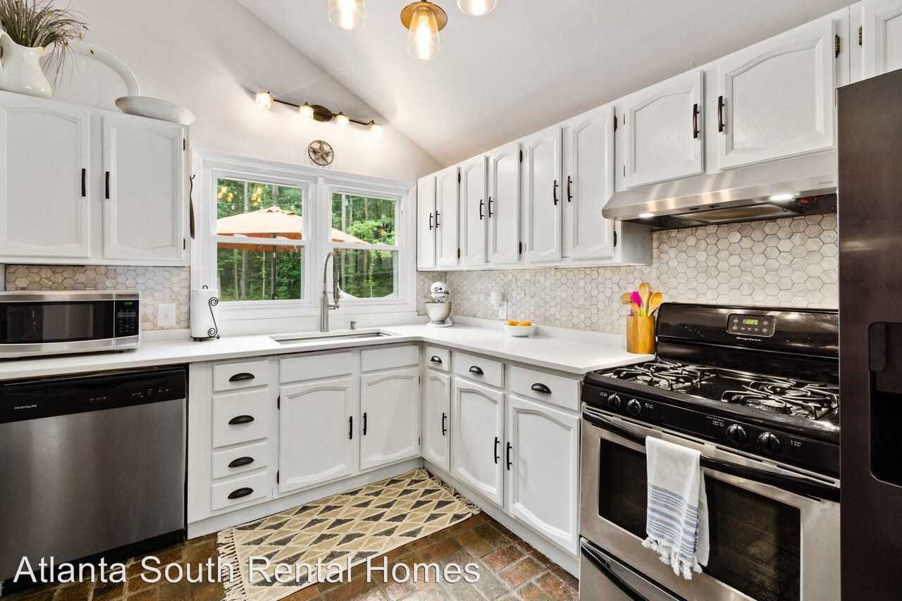 195 Morris Dr - Photo 2 of 28