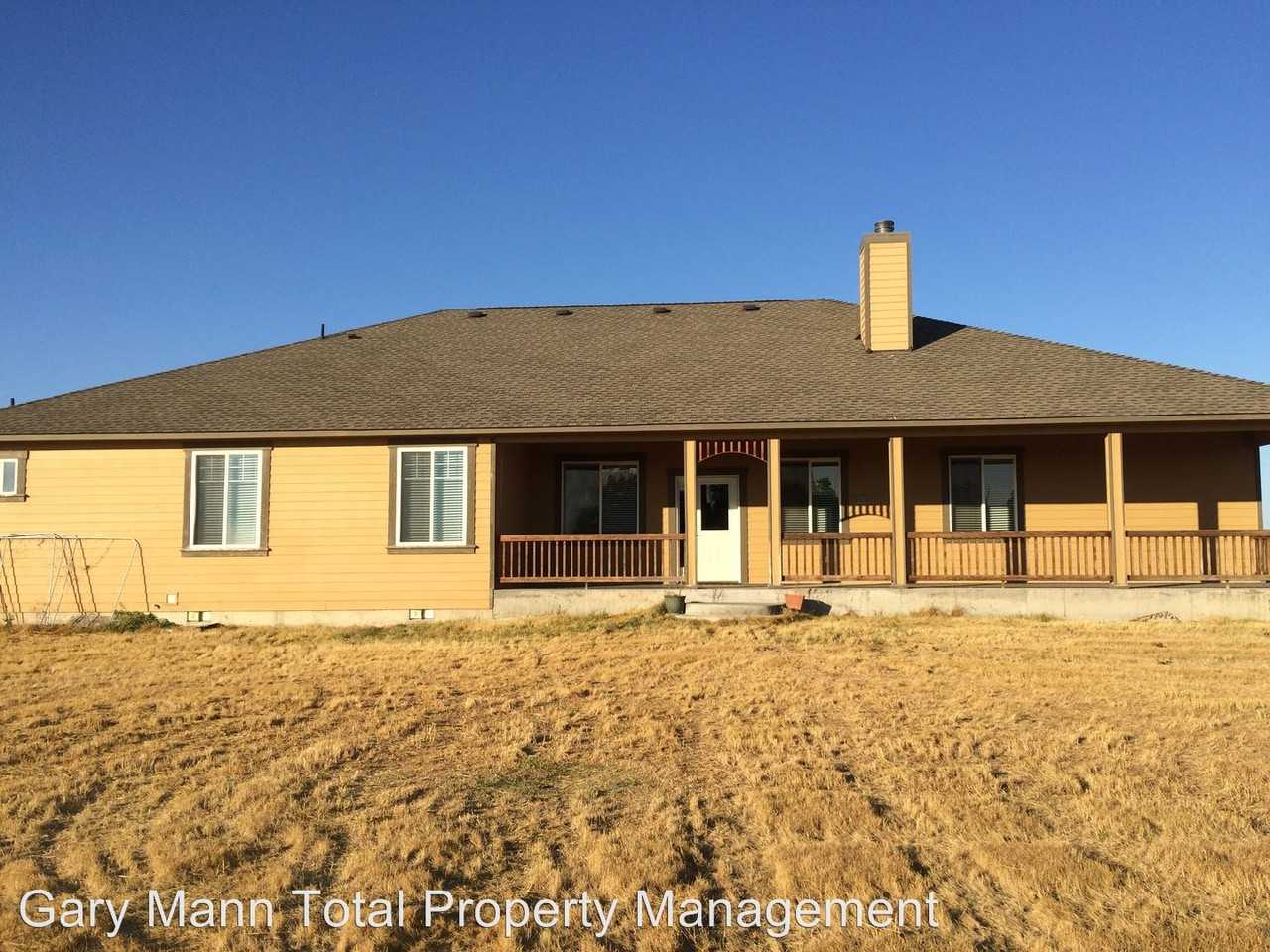 9326 Neppel Rd NE - Photo 2 of 16