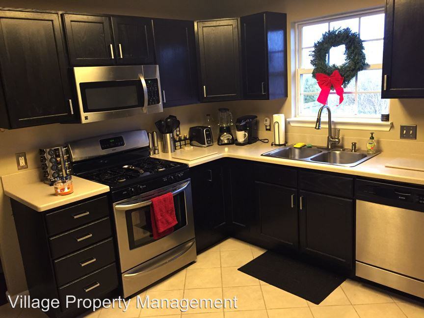 2912 Riverbend Dr - Photo 3 of 13