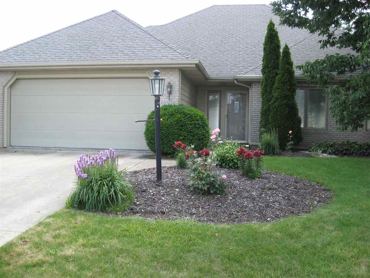 6312 Talbot Ct - Photo 3 of 16