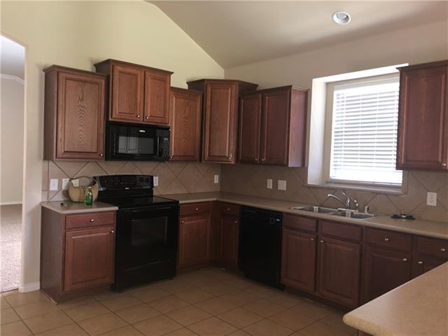 2828 Cameron Bay Dr - Photo 3 of 7