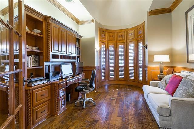 908 Chalet Ct - Photo 3 of 27