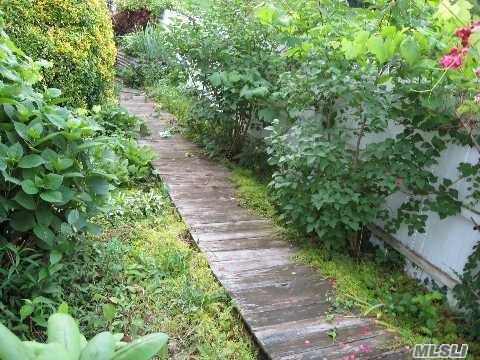 109 Thompson St - Photo 2 of 7