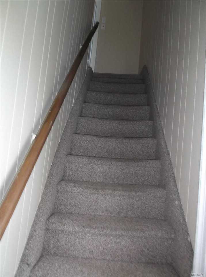 109 Thompson St - Photo 3 of 7