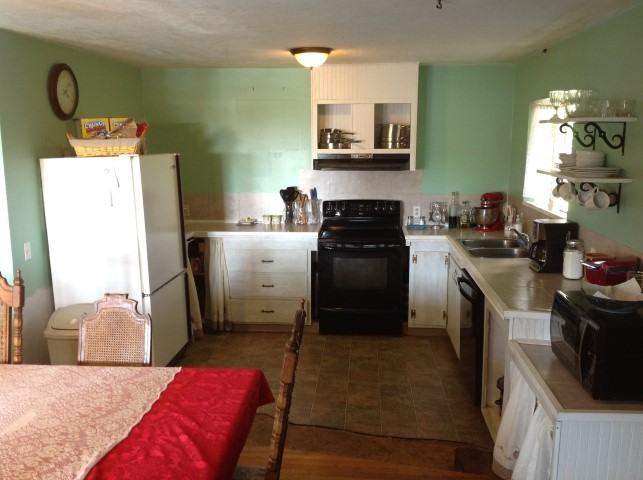 1159 Crestview Dr - Photo 3 of 8