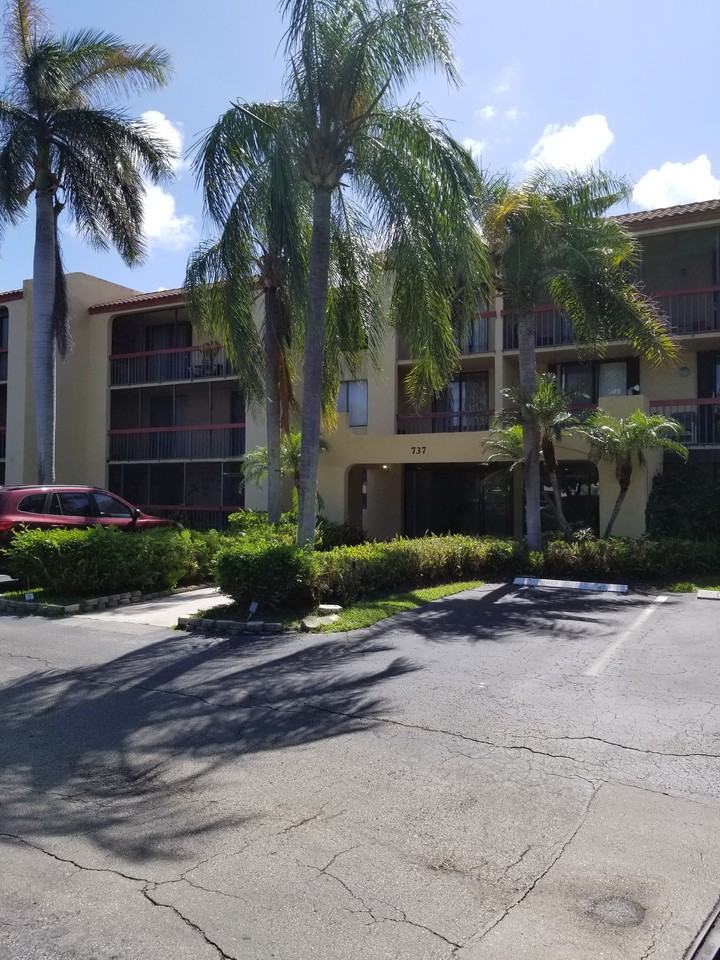 737 Southeast 1st Way