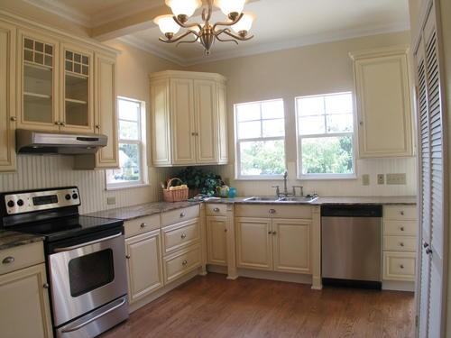 120 S Hale Ave - Photo 3 of 8