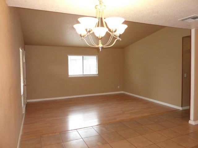 1409 Jessie Ave - Photo 2 of 9