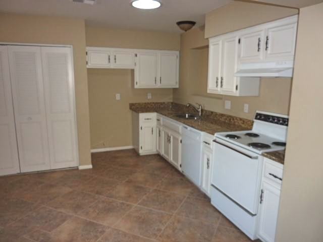 817 E Glade Ave - Photo 3 of 12