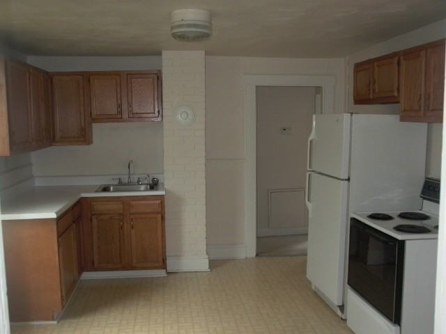 2413 Dunkirk Ave NE - Photo 2 of 2