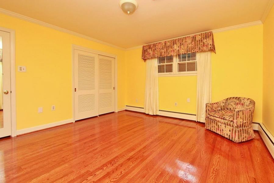 3043 Hemlock Ln SW - Photo 3 of 8
