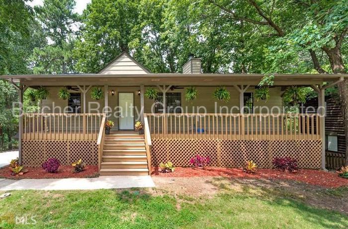 800 Cedar Lake Dr SE - Photo 2 of 18