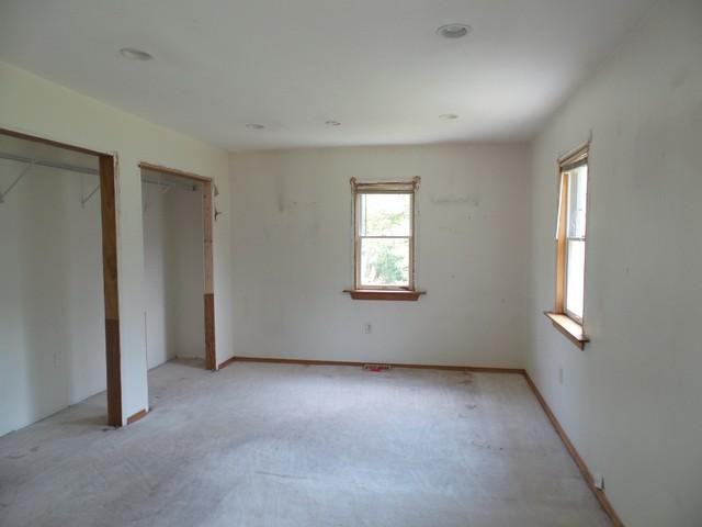 323 Cedar Ave - Photo 2 of 17