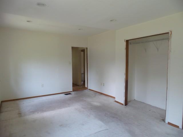 323 Cedar Ave - Photo 3 of 17