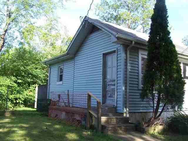 128 Marshall Ave - Photo 2 of 17