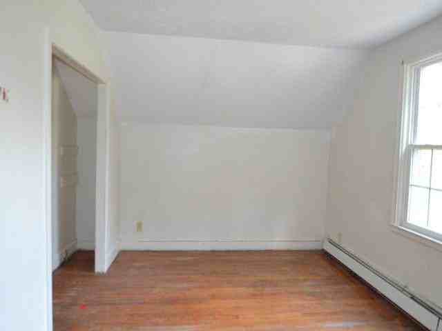 325 Park Ave - Photo 2 of 17