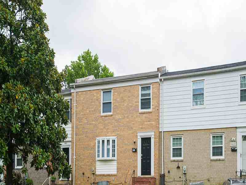 5604 Rollins Ln - Photo 2 of 20