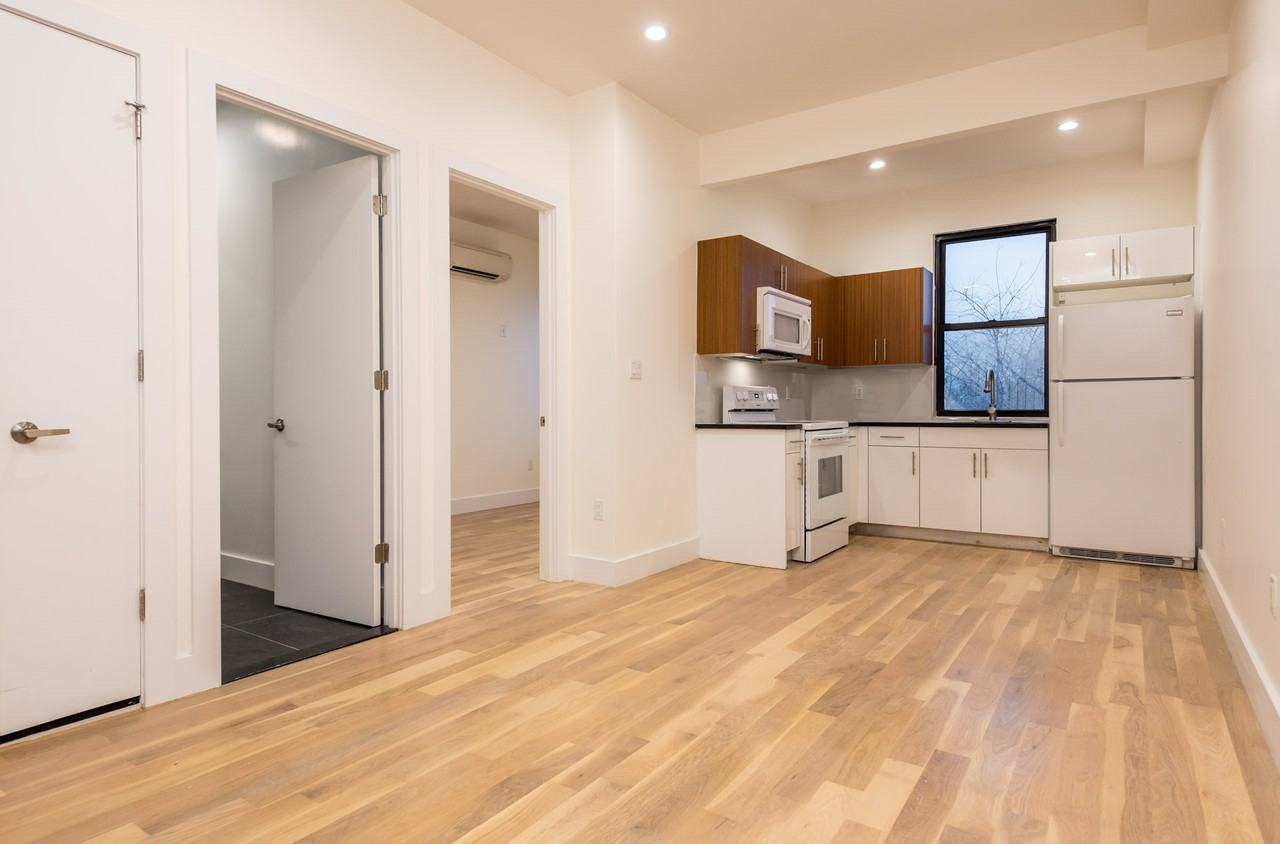 396 Cornelia Street #16PU