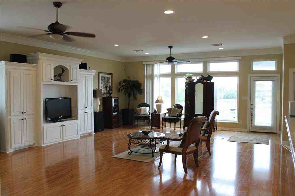 411 Westerly Dr - Photo 3 of 31