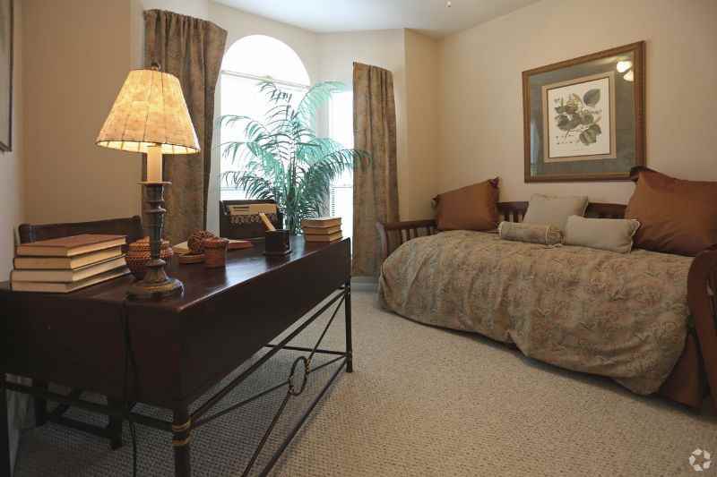 200 Kellington Dr N - Photo 4 of 10