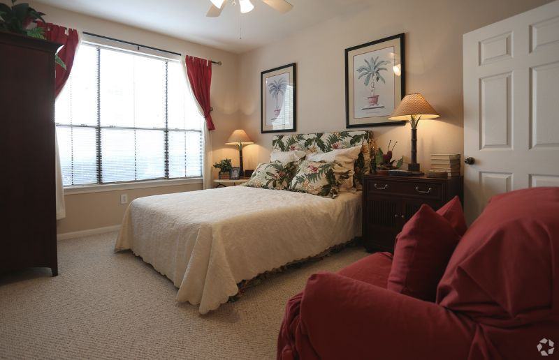 200 Kellington Dr N - Photo 5 of 10