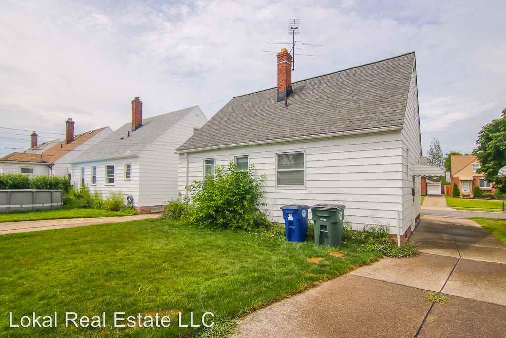 9403 Beech Ave - Photo 3 of 35