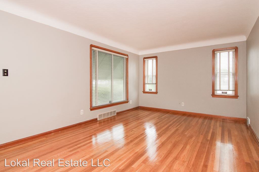 7404 Brookside Dr - Photo 3 of 38