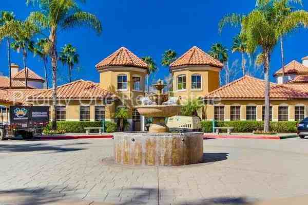 2220 Camino De La Reina #206