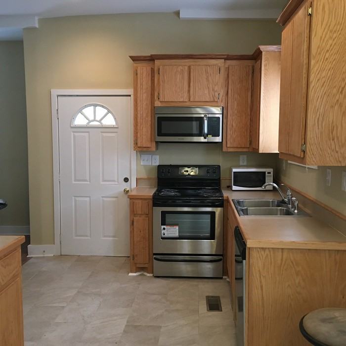 139 Alexander St - Photo 3 of 6