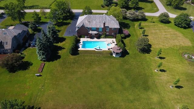 1762 Popp Ln - Photo 3 of 40