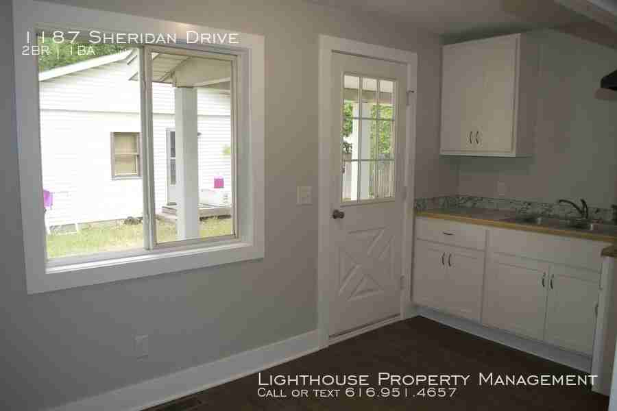 1187 Sheridan Rd - Photo 3 of 14