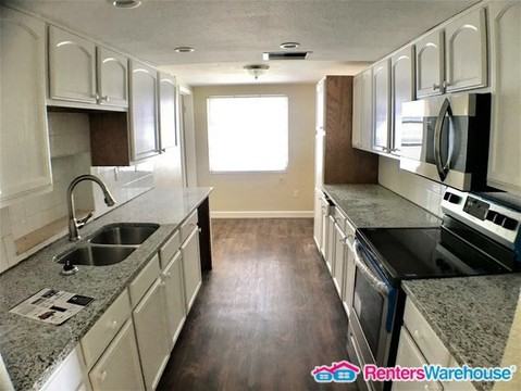 9305 Palm Ave - Photo 3 of 14