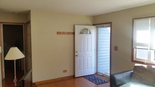 3327 Acorn Ct - Photo 2 of 12