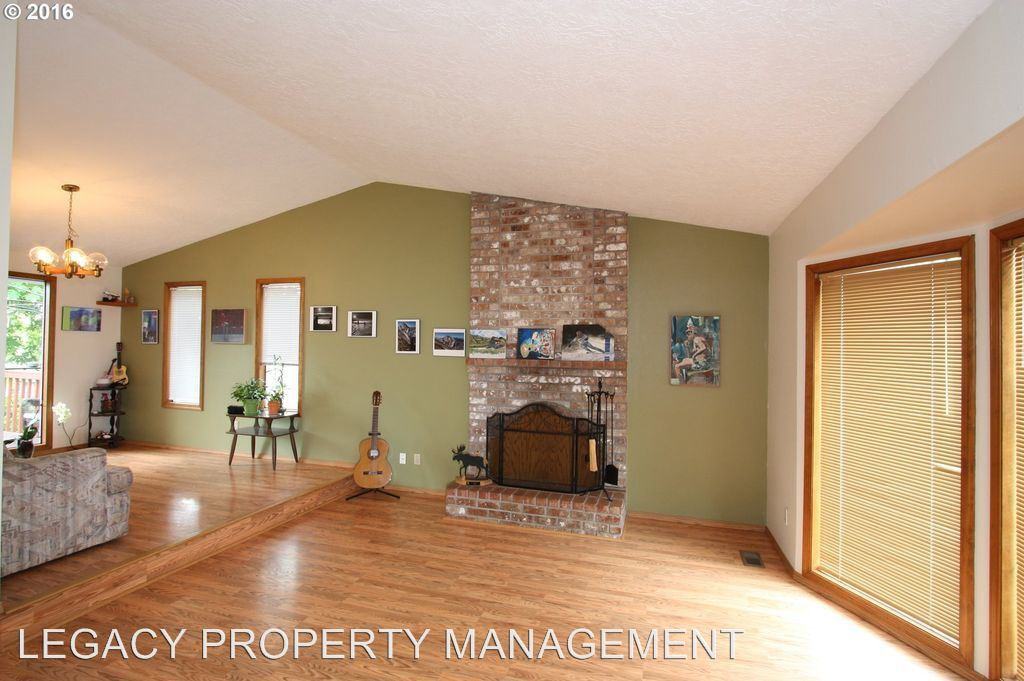 1234 SW Linneman Ave - Photo 3 of 25