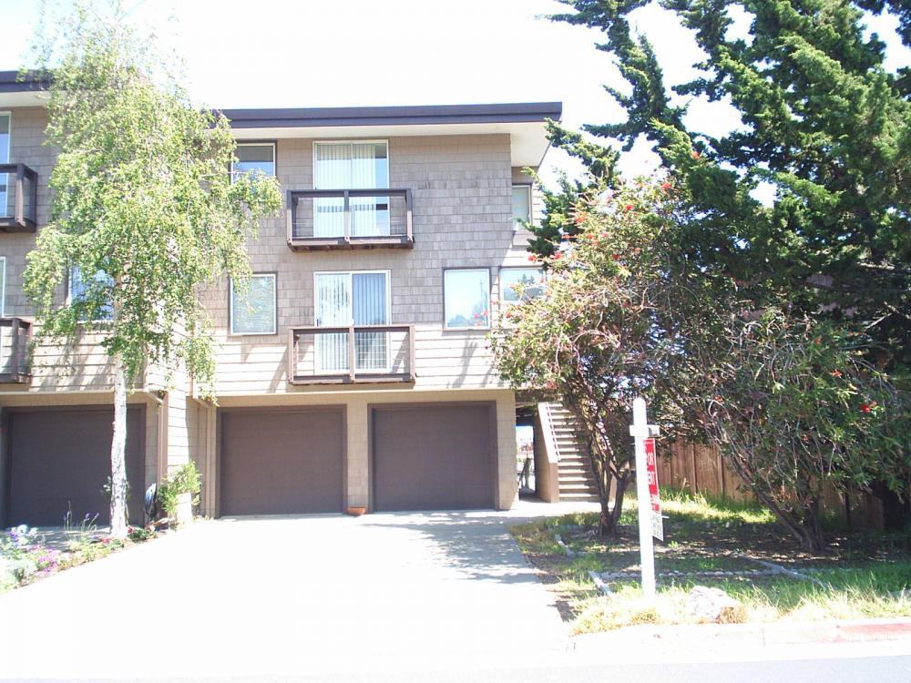 1306 Pelican Way - Photo 2 of 9