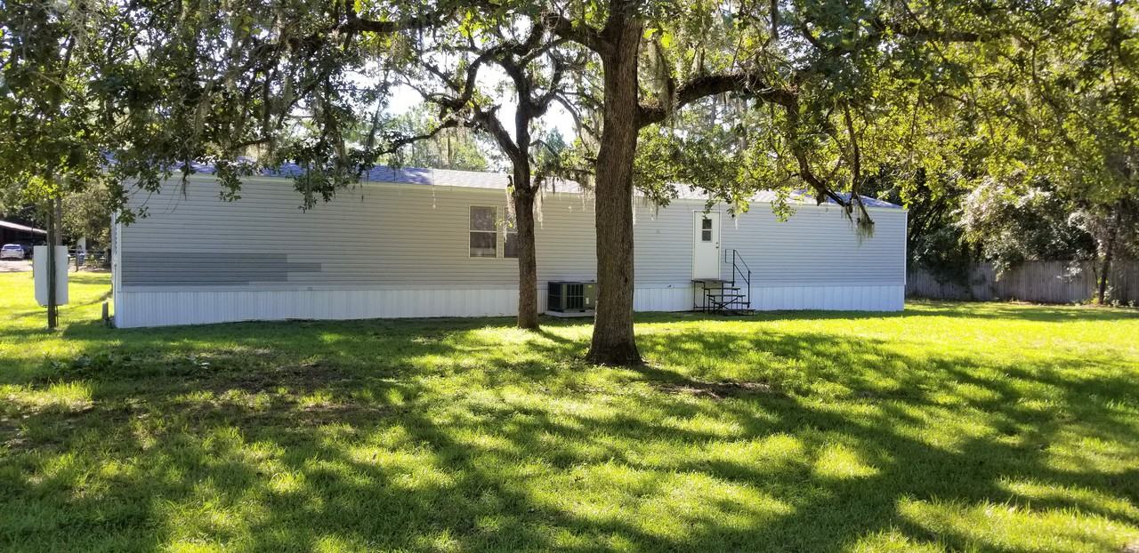 17511 Galveston St - Photo 2 of 24