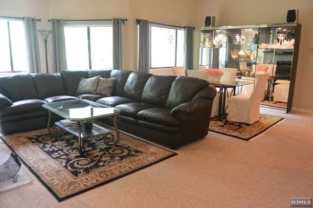 202 Magnolia Rd - Photo 3 of 24