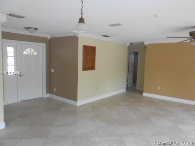 16674 Southwest 5th Street - Photo 2 of 16
