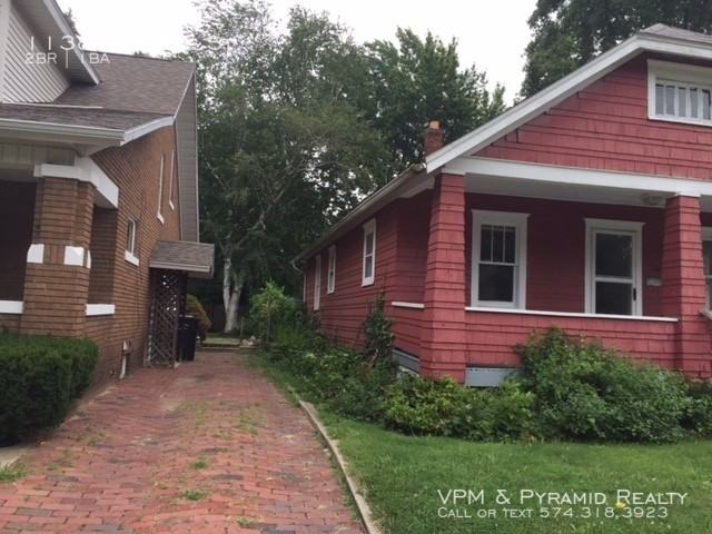 1138 College St - Photo 3 of 30