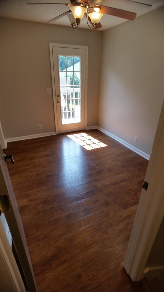 225 Steamboat Ct - Photo 3 of 26