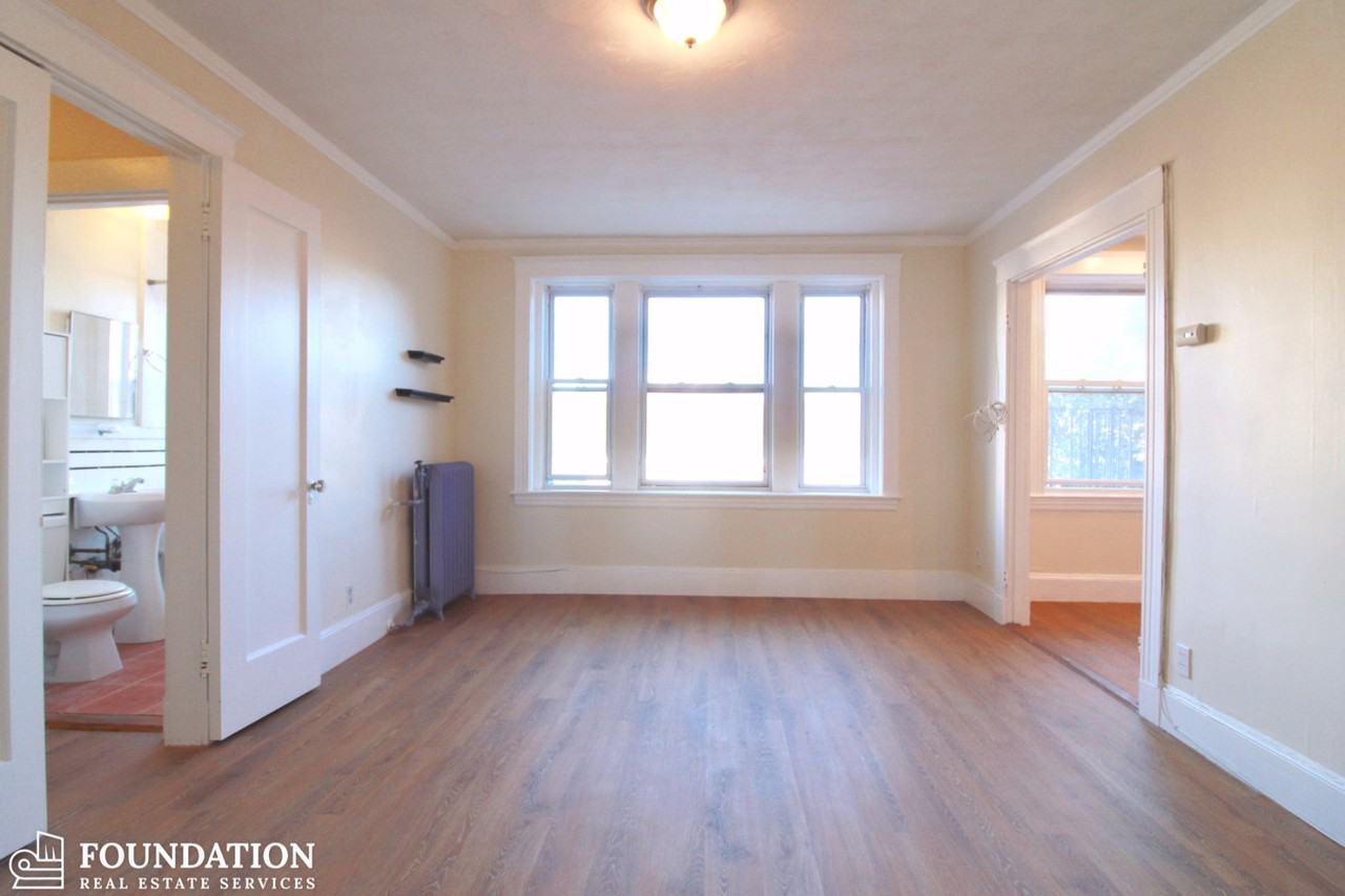 1617 Commonwealth Avenue - Photo 2 of 12