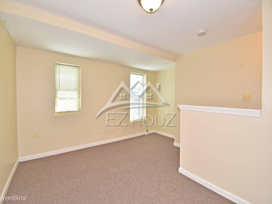 1729 Druid Hill Ave - Photo 3 of 16